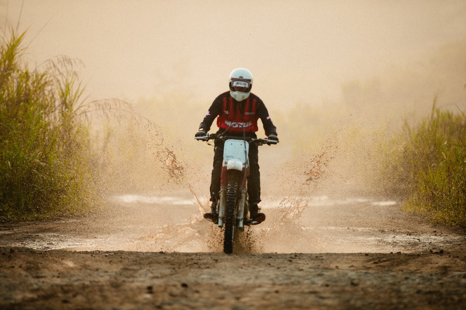 MC Cross Tire: Solusi Ban Motor untuk Jalan Aspal & Off-Road Ringan